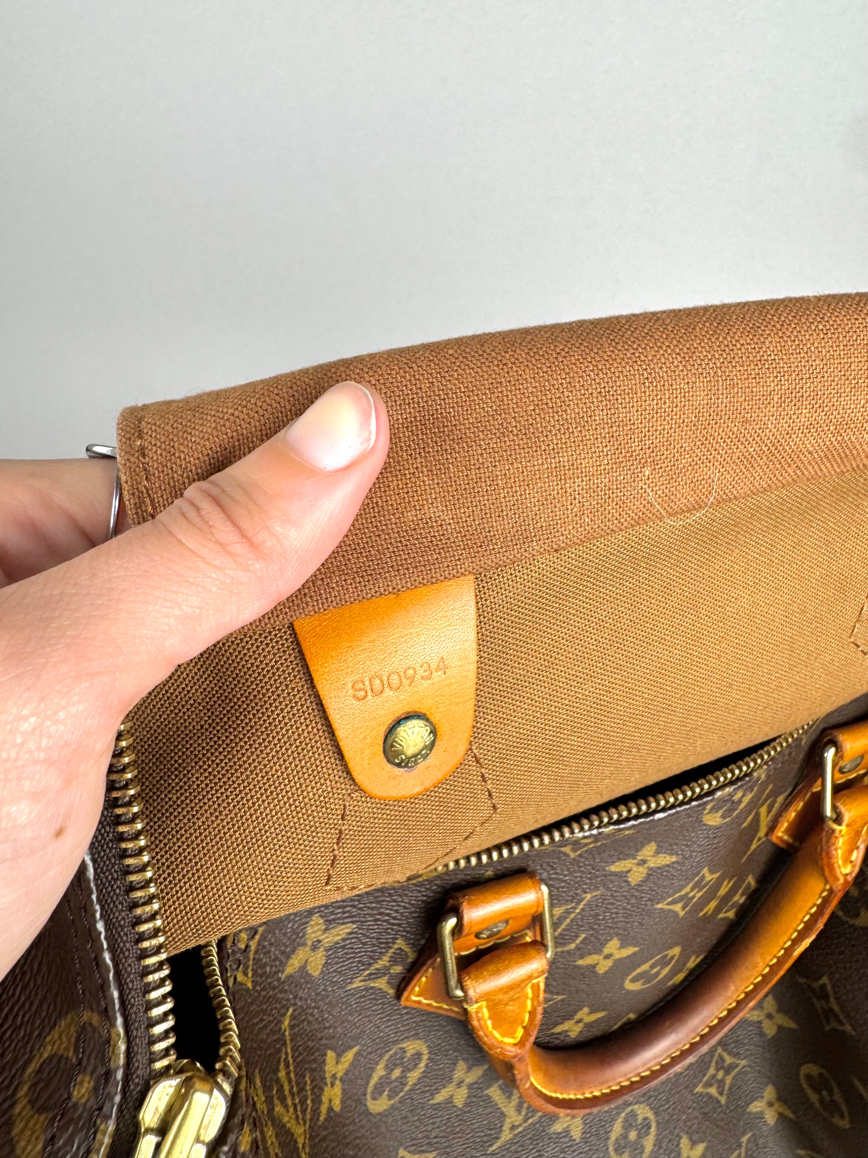 Louis Vuitton Speedy 35 Monogram