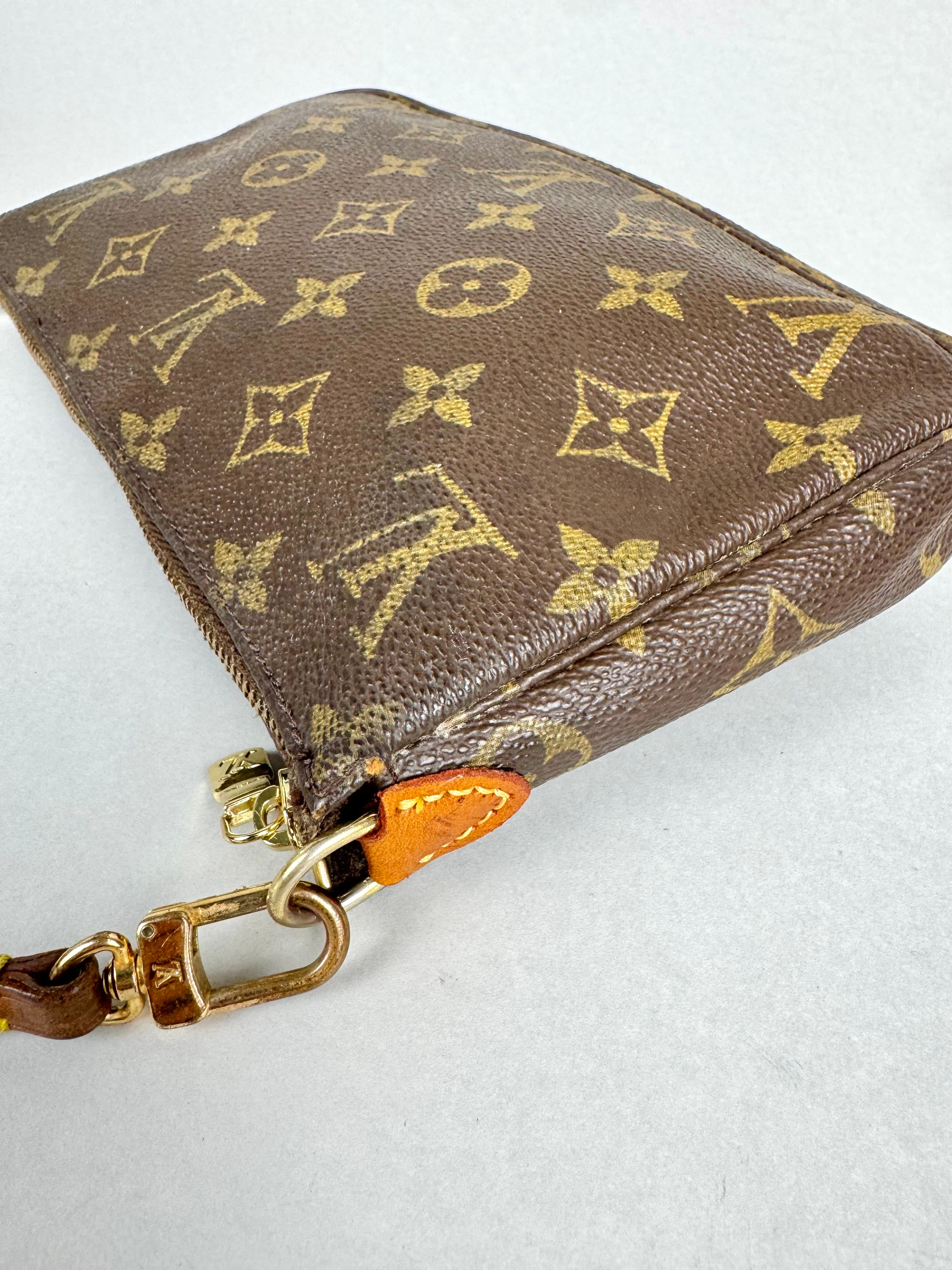 Louis Vuitton Monogram Pochette