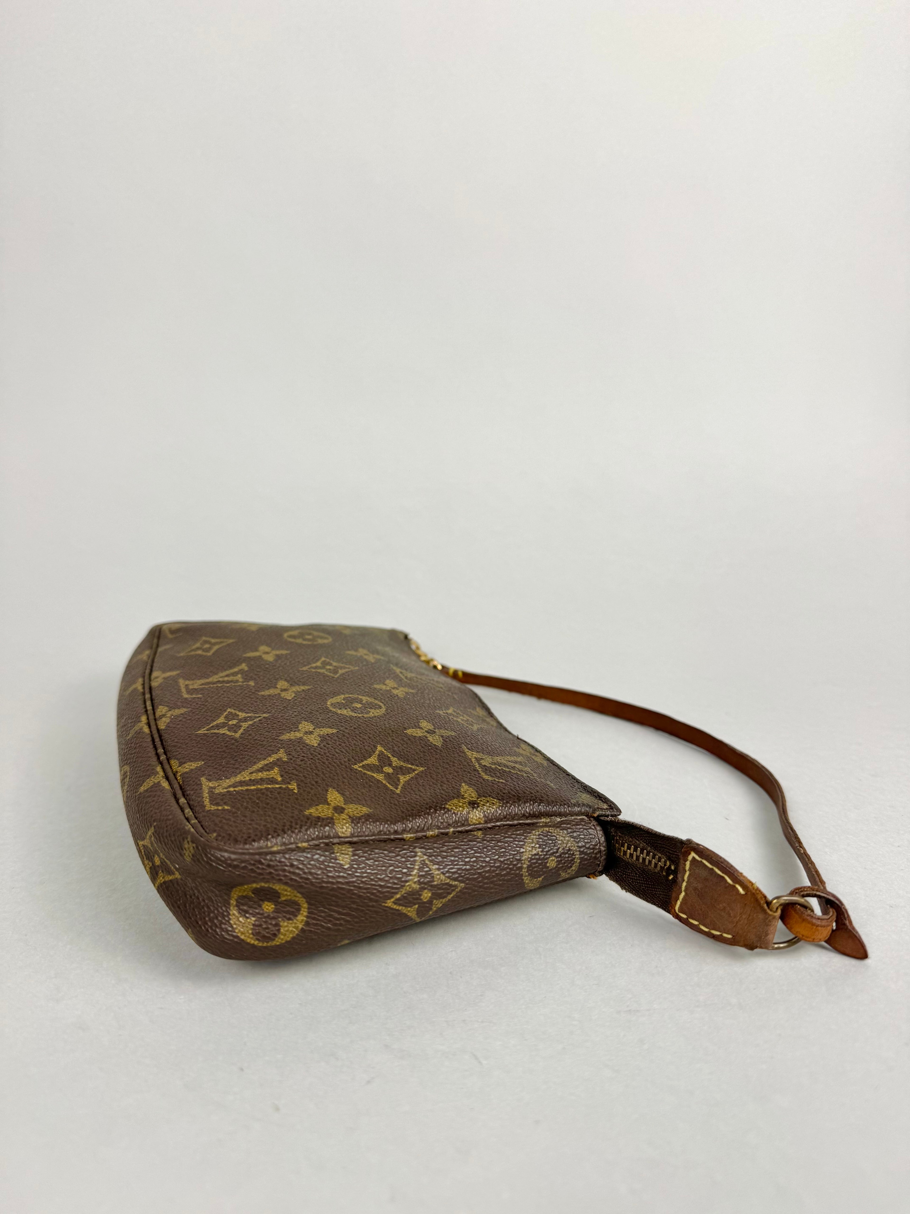 Louis Vuitton Monogram Pochette
