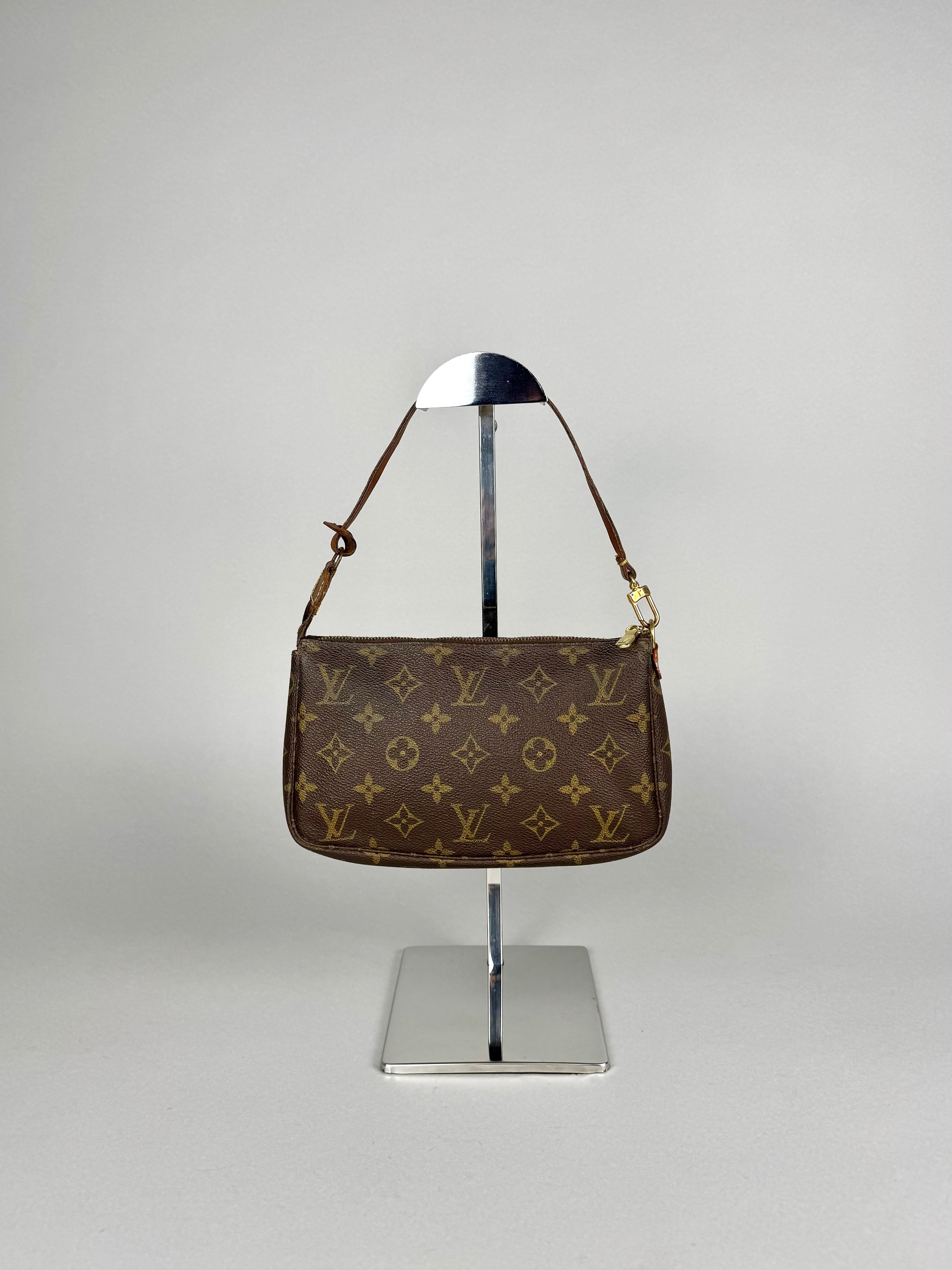 Louis Vuitton Monogram Pochette