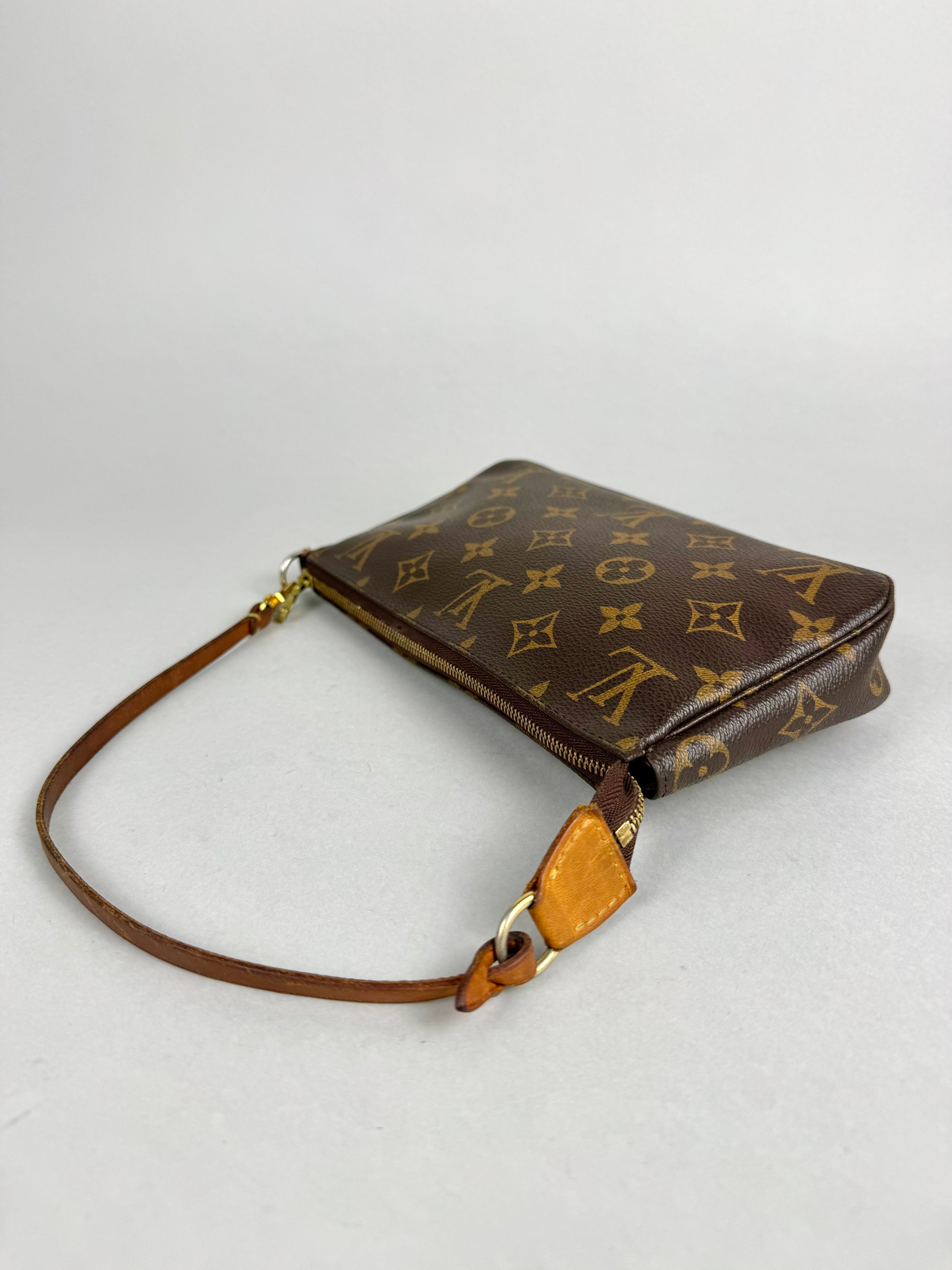 Louis Vuitton Pochette Monogram