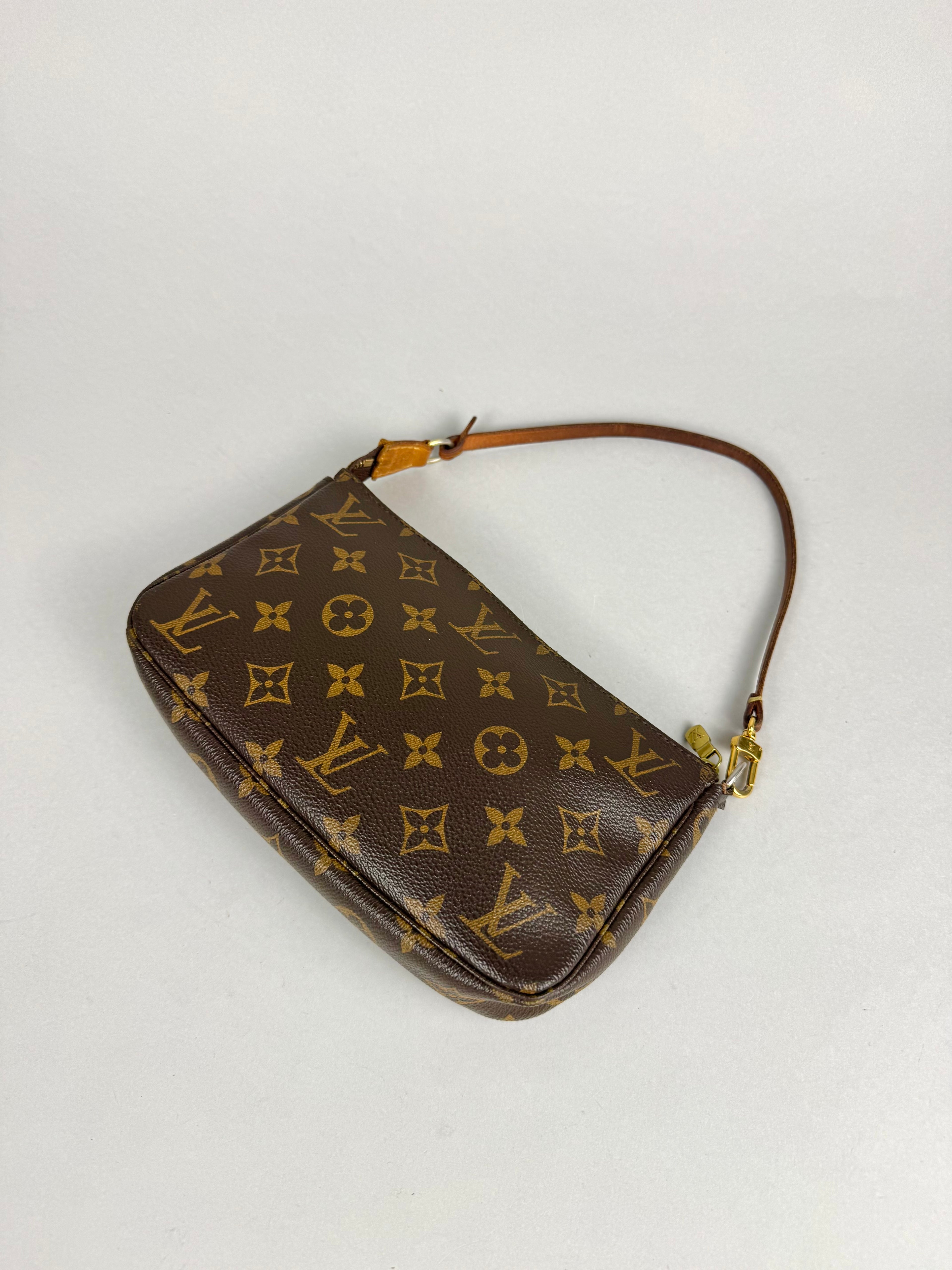 Louis Vuitton Pochette Monogram