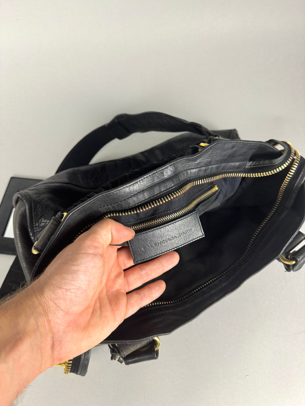 Balenciaga Agneau 21 Gold Hardware City Black Leather
