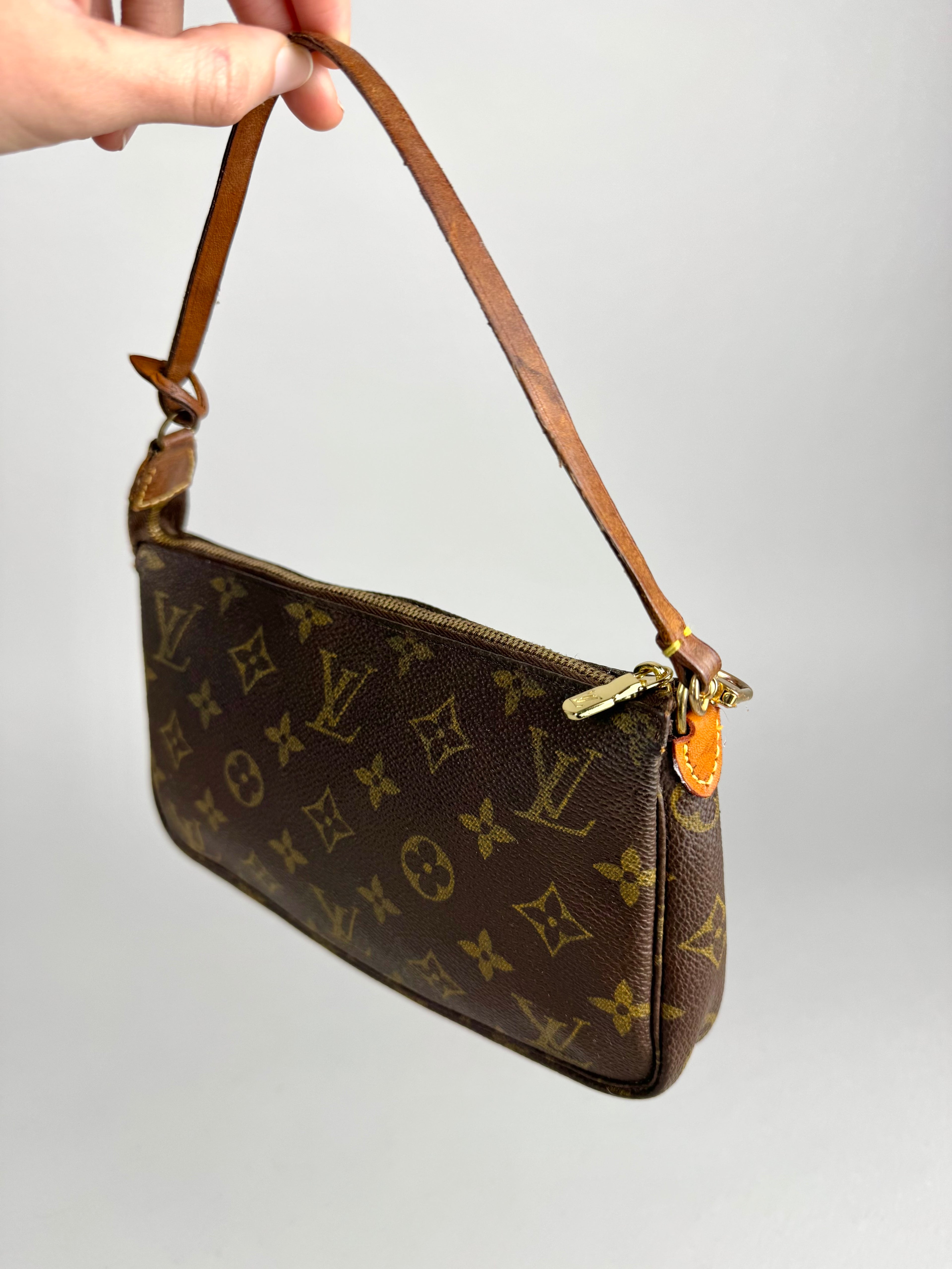 Louis Vuitton Monogram Pochette