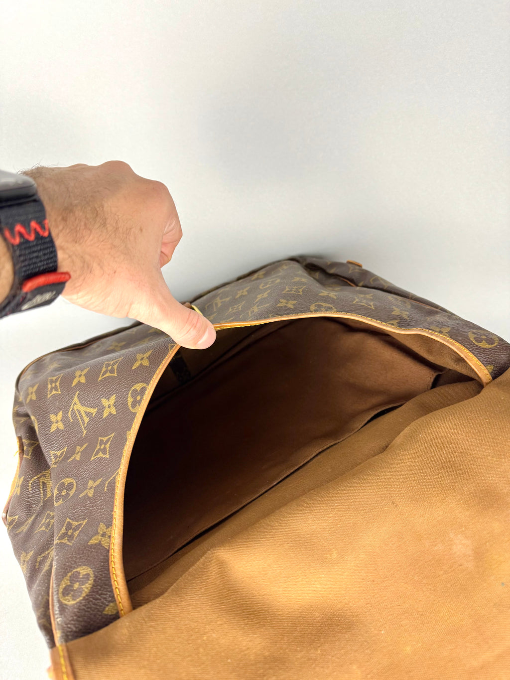 Louis Vuitton 1989 Monogram Saumur GM