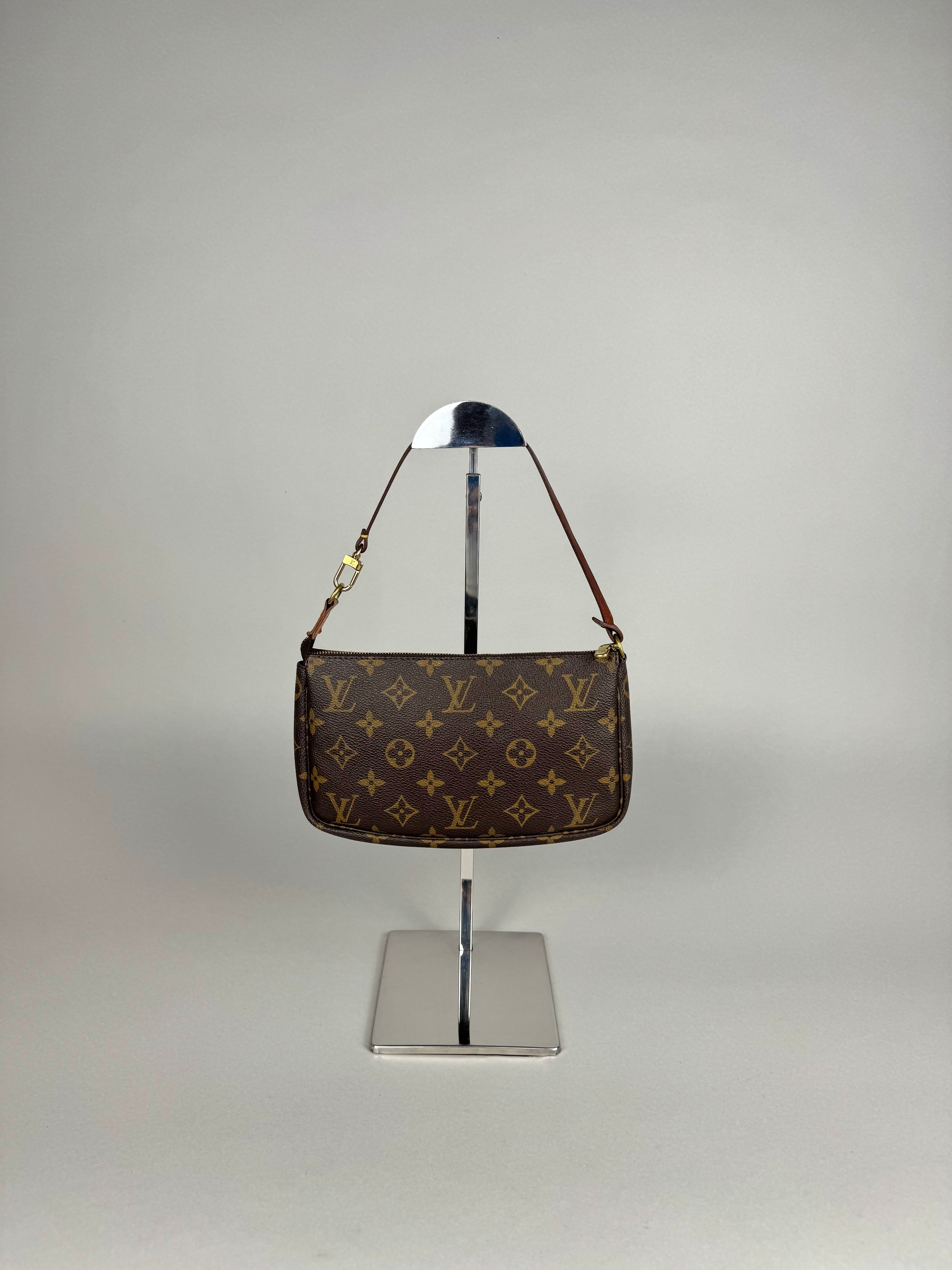 Louis Vuitton Monogram Pochette