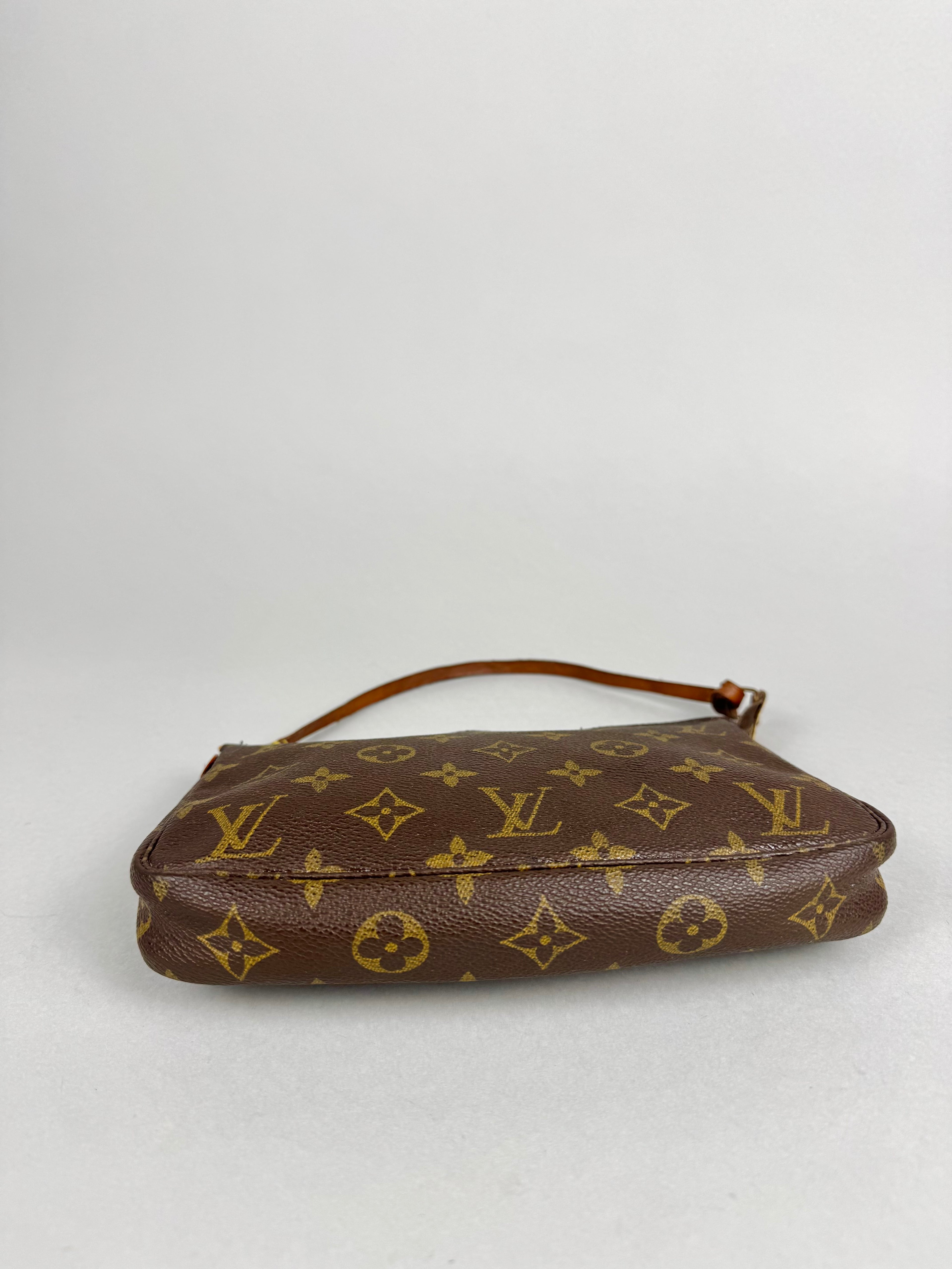 Louis Vuitton Monogram Pochette