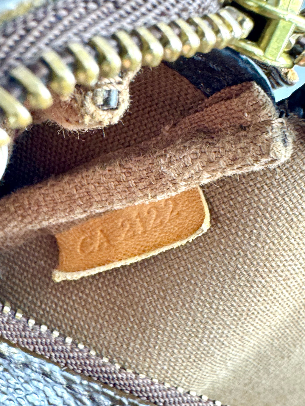Louis Vuitton Pochette Monogram