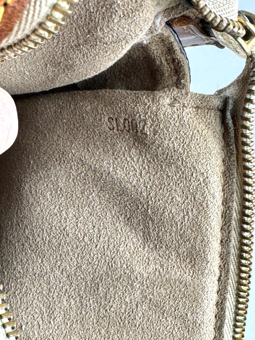 Louis Vuitton Pochette Multicolor Black Monogram