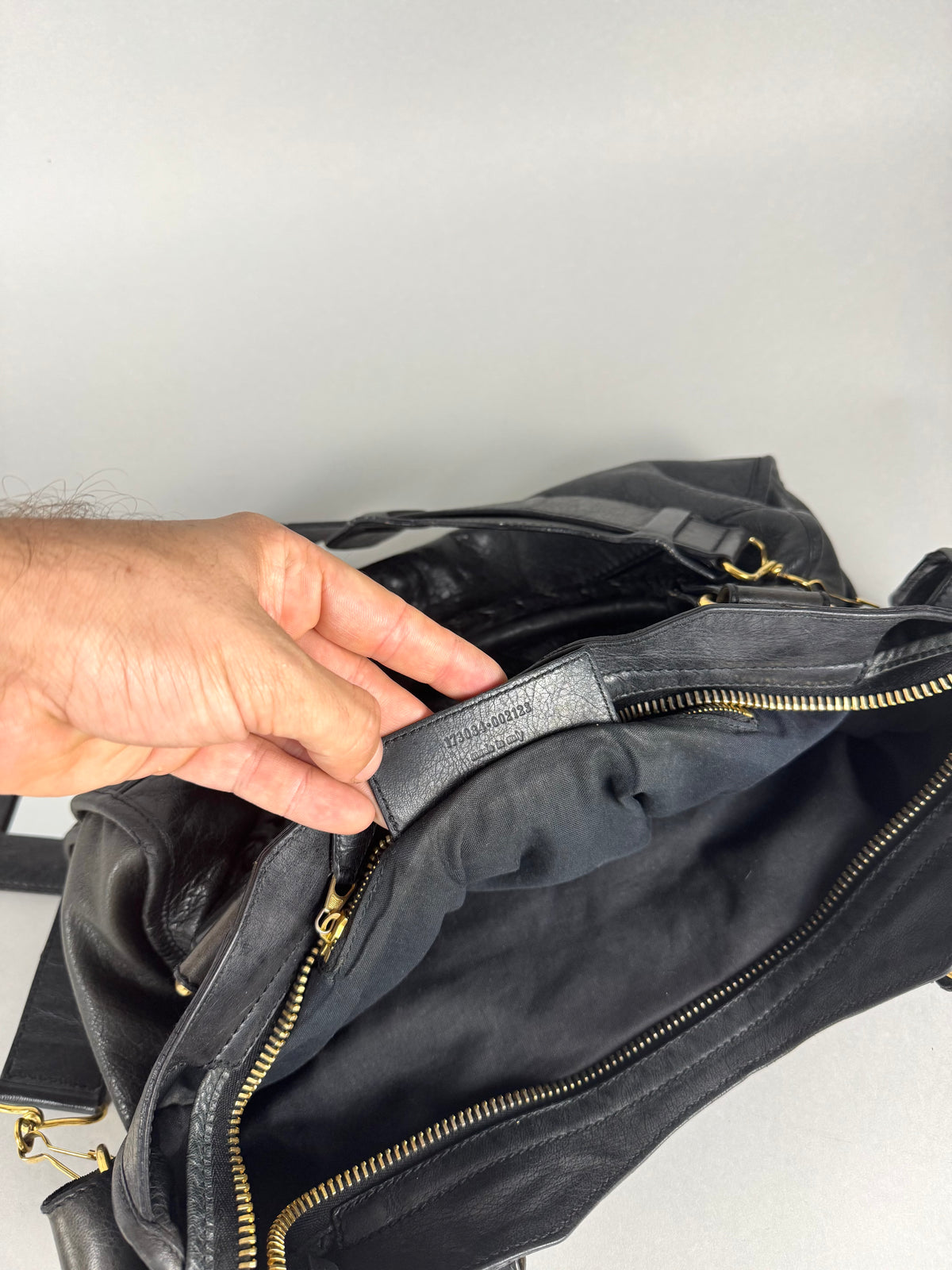 Balenciaga Agneau 21 Gold Hardware City Black Leather