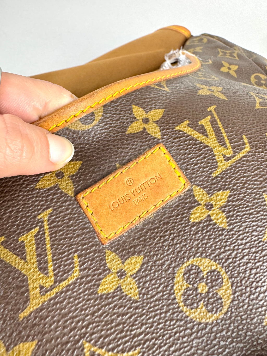 Louis Vuitton 1989 Monogram Saumur GM