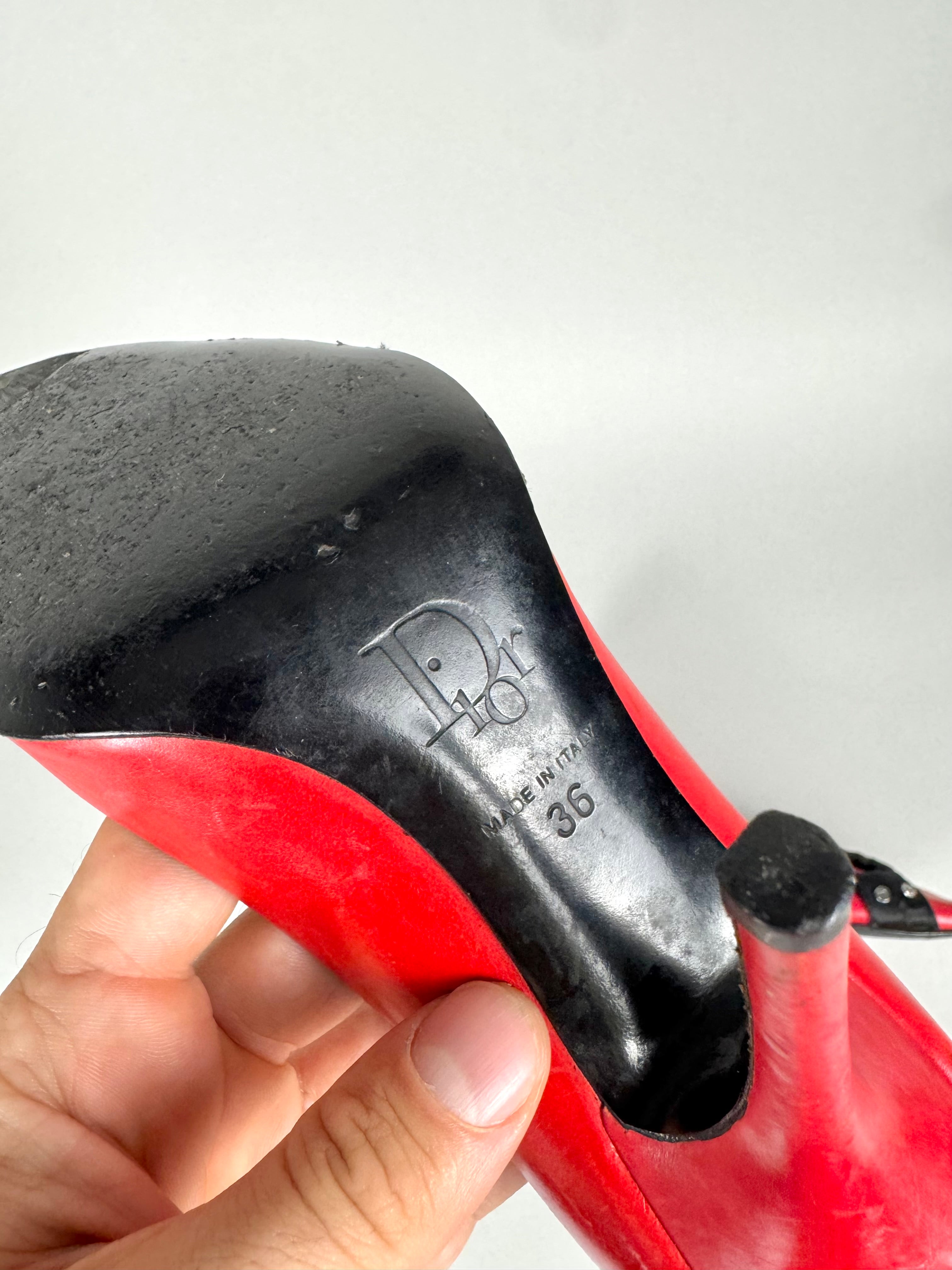 Christian Dior Bondage Red Scarpin 2004