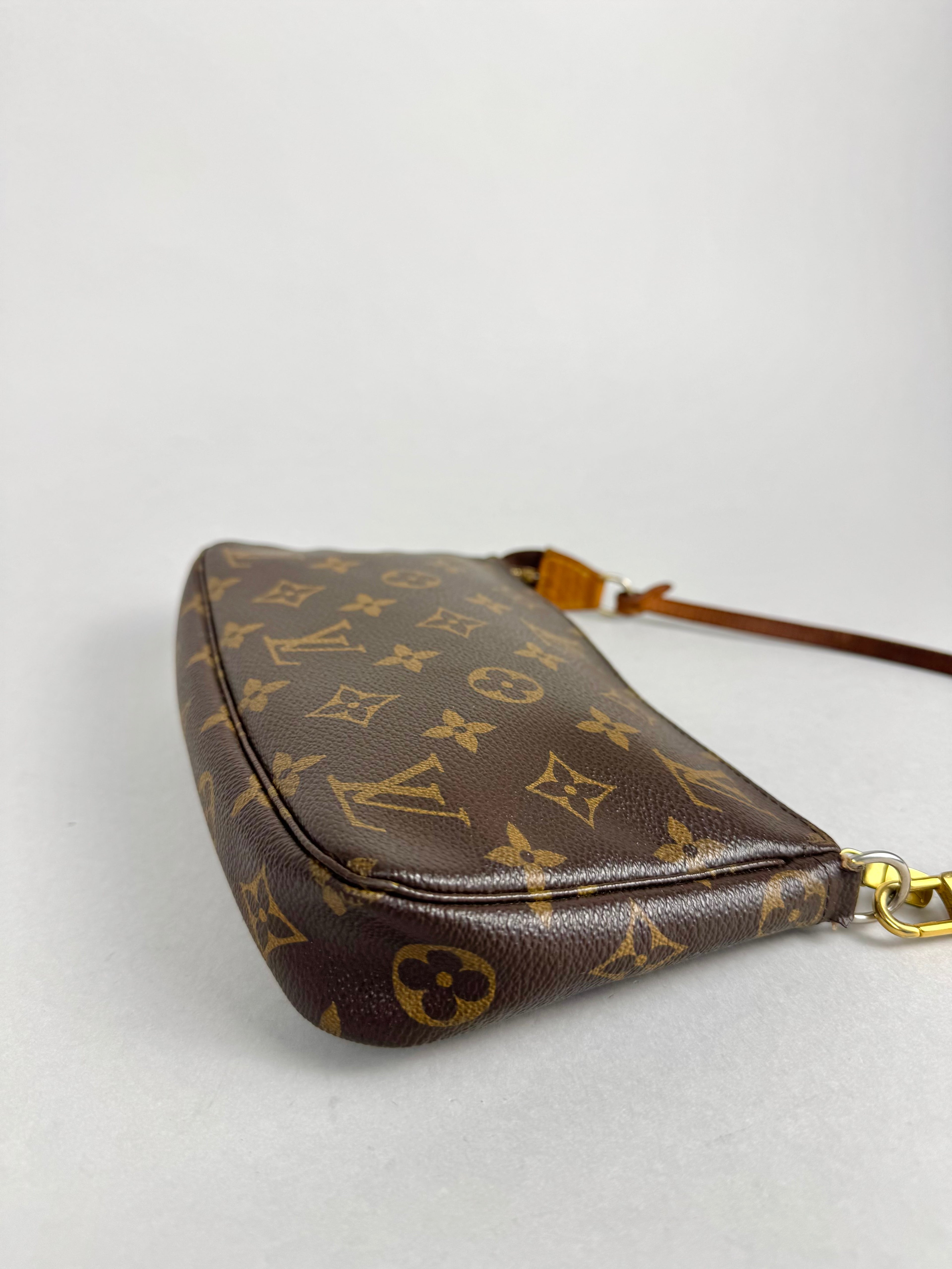 Louis Vuitton Pochette Monogram