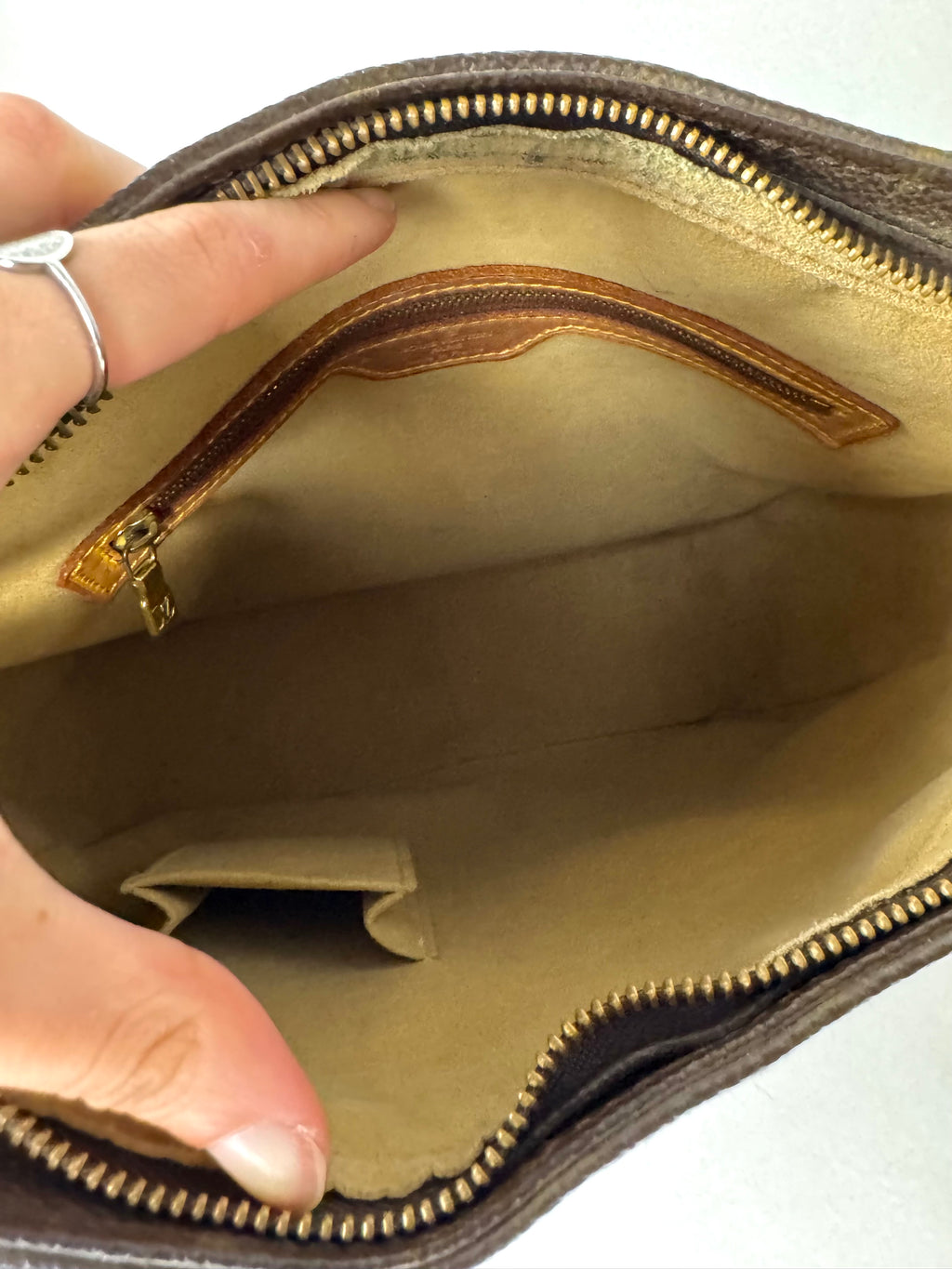 Louis Vuitton Monogram Looping GM