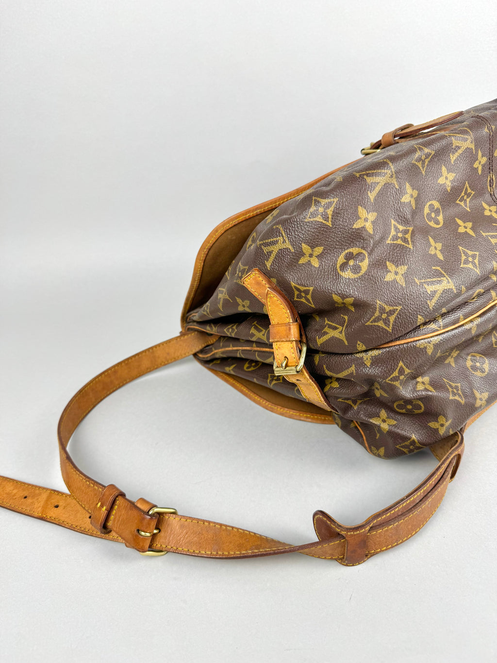 Louis Vuitton 1989 Monogram Saumur GM