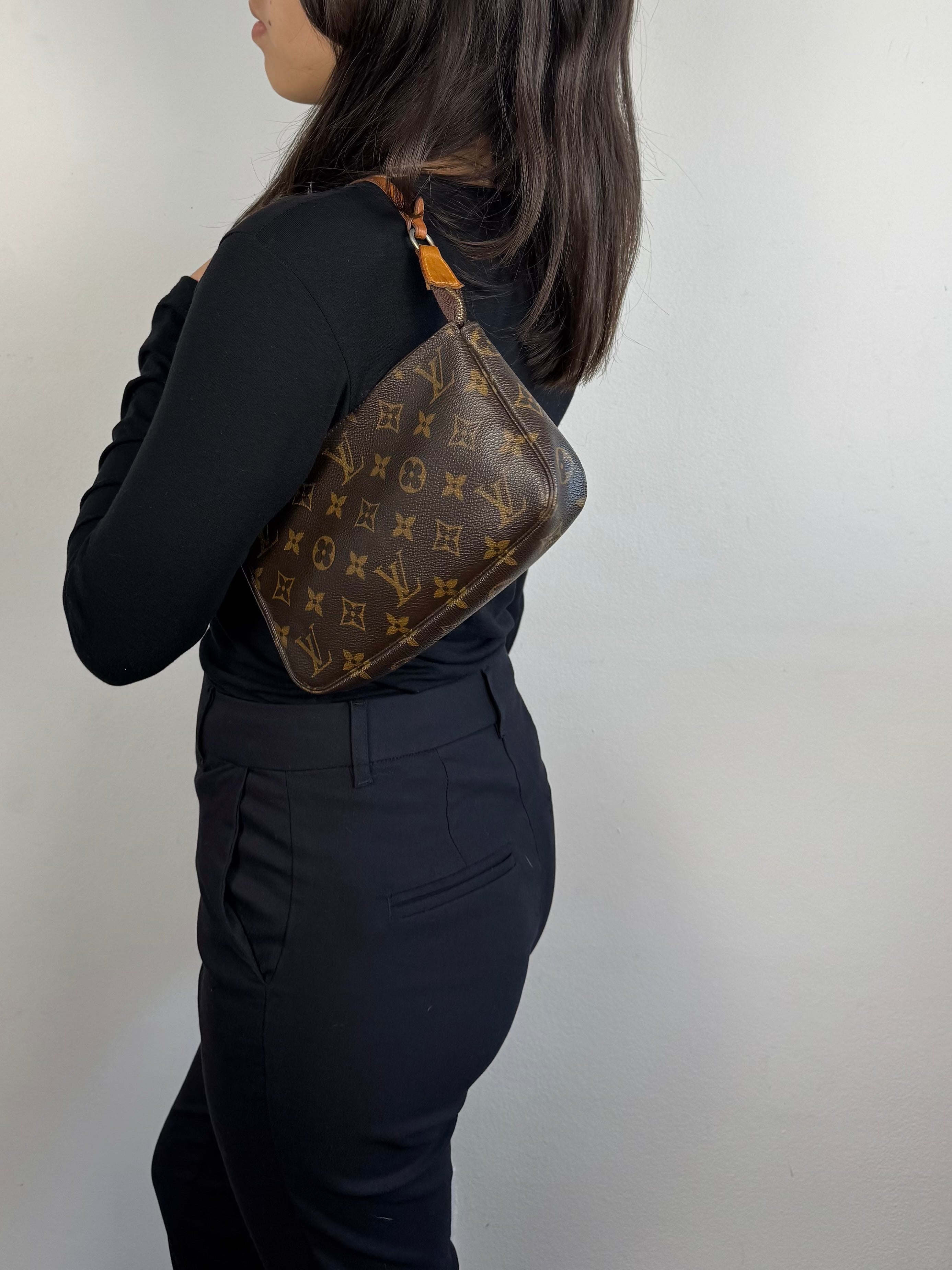 Louis Vuitton Monogram Pochette